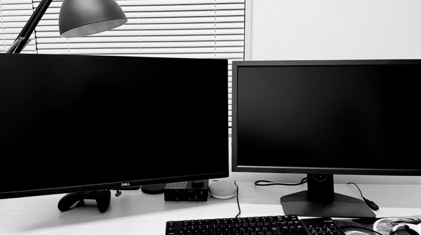 サブモニターを導入して、作業効率が大きく変わった話